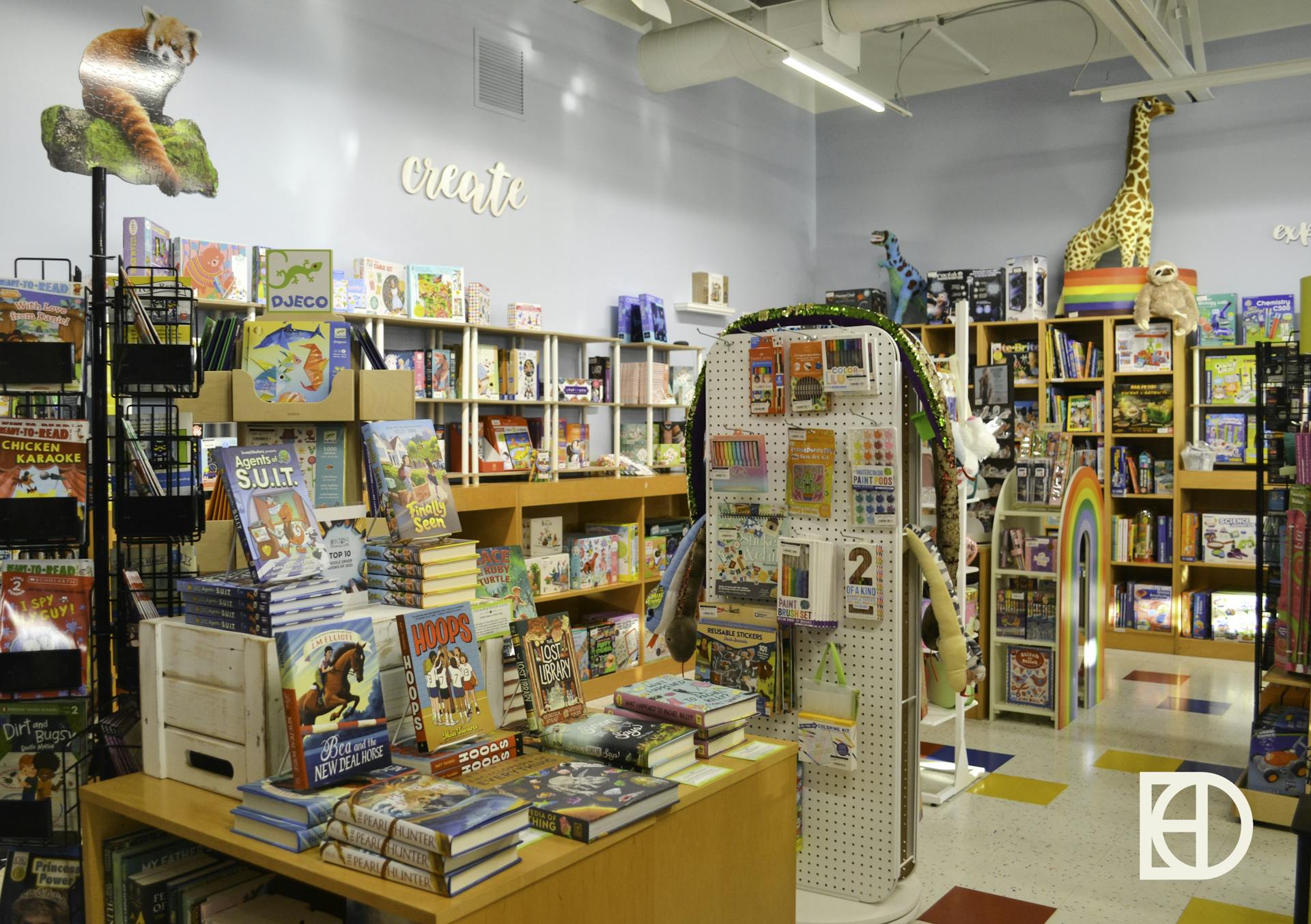 Interior photo of 4 Kids Books & Toys, showing bookshelves