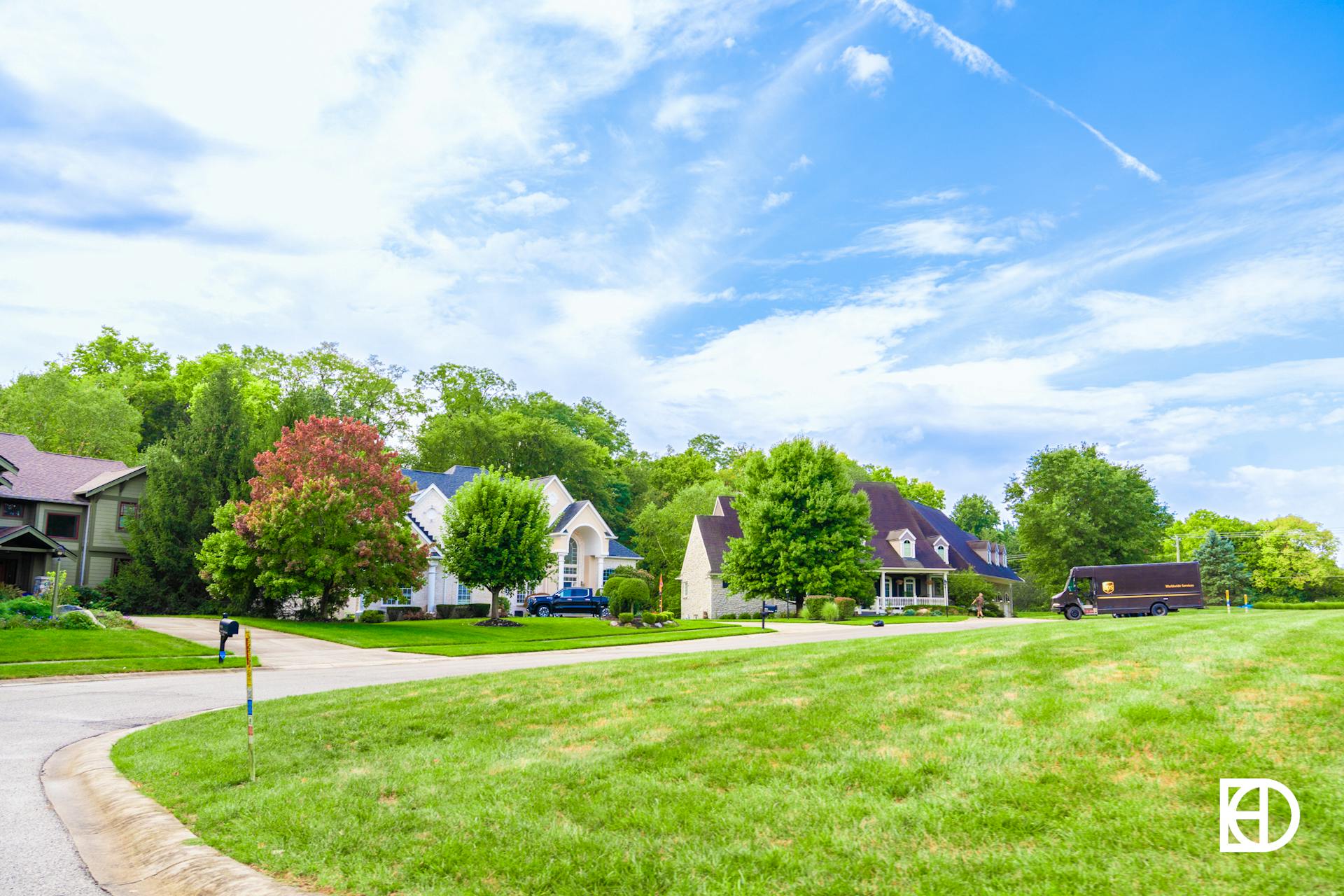 Photo of residential street in Austin Oaks neighborhood in Zionsville, Indiana.