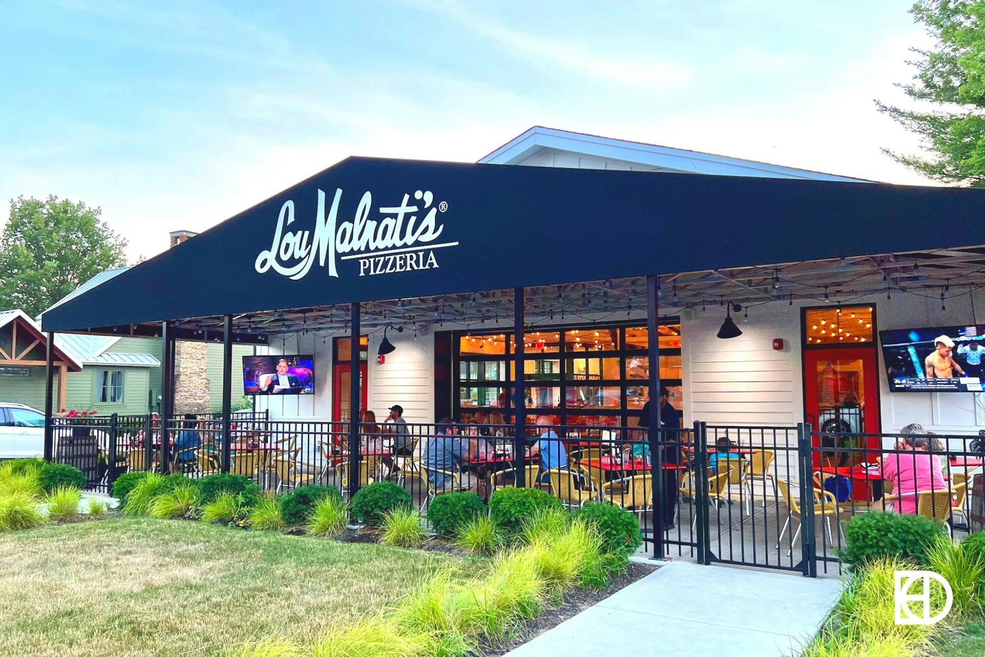 Exterior photo of the patio at Lou Malnati's Pizzeria in Broad Ripple