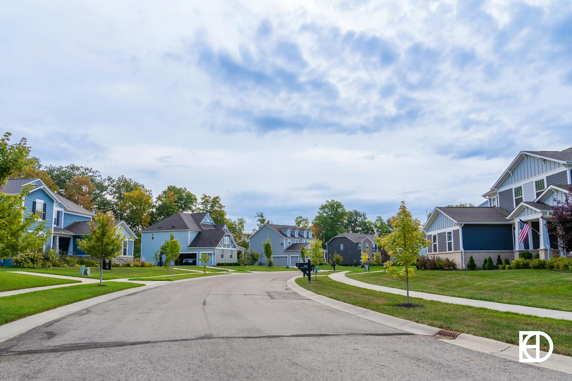 Photo of street view of Hidden Pines neighborhood in Zionsville, Indiana.