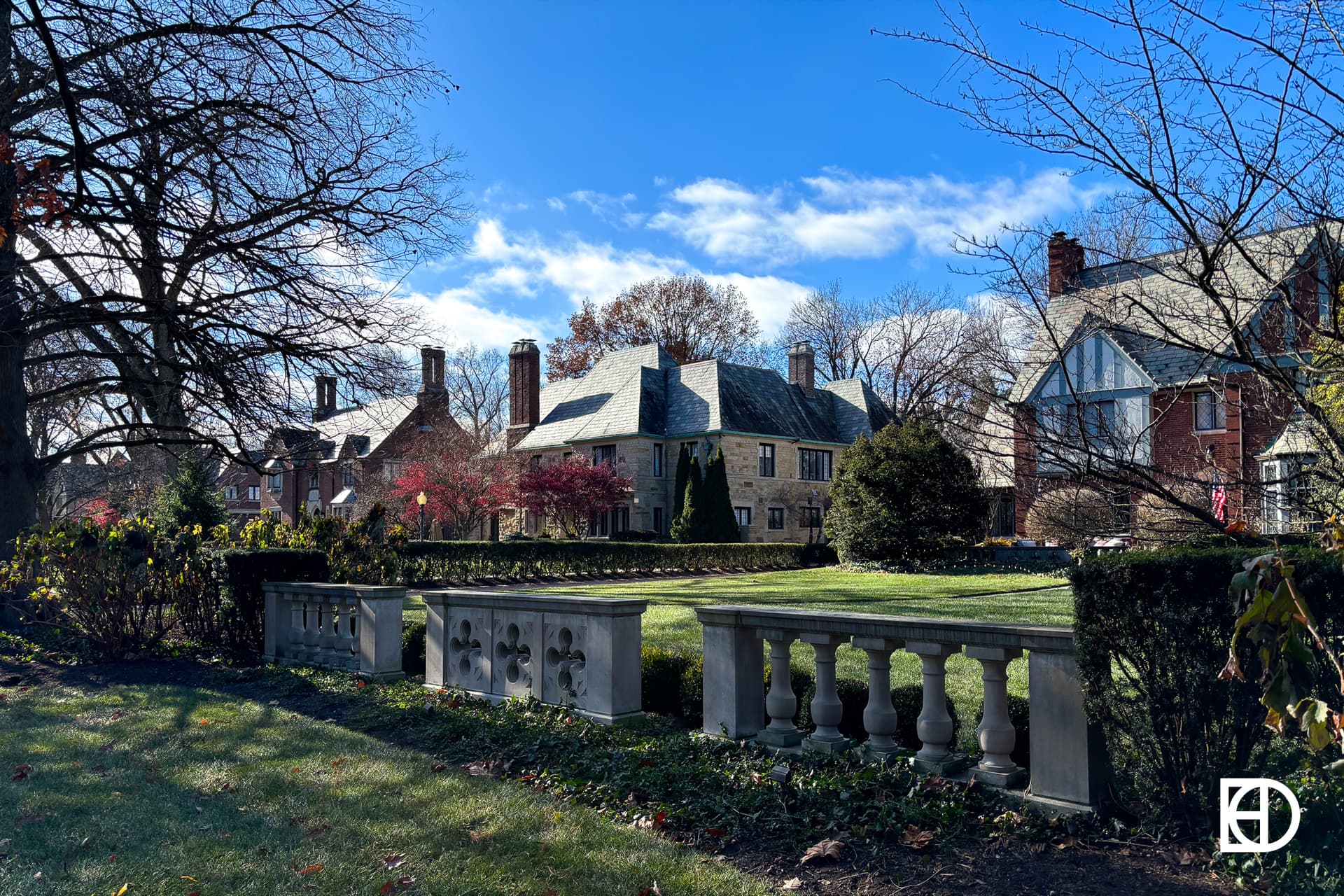 Exterior photo of Meridian Kessler neighborhood, showing homes lining Meridian Street