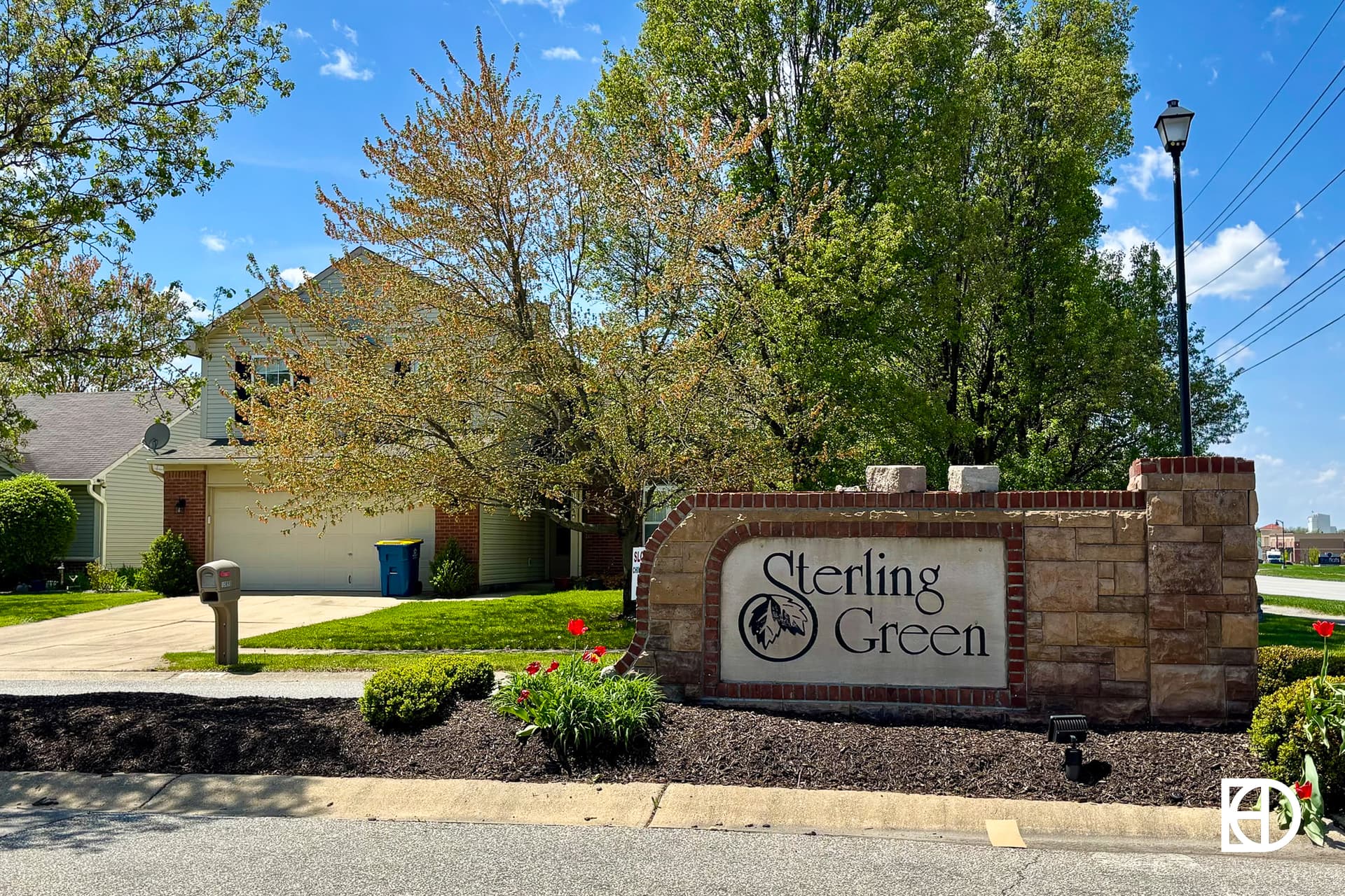 Signage, and landscaping in Sterling Green (Fishers)