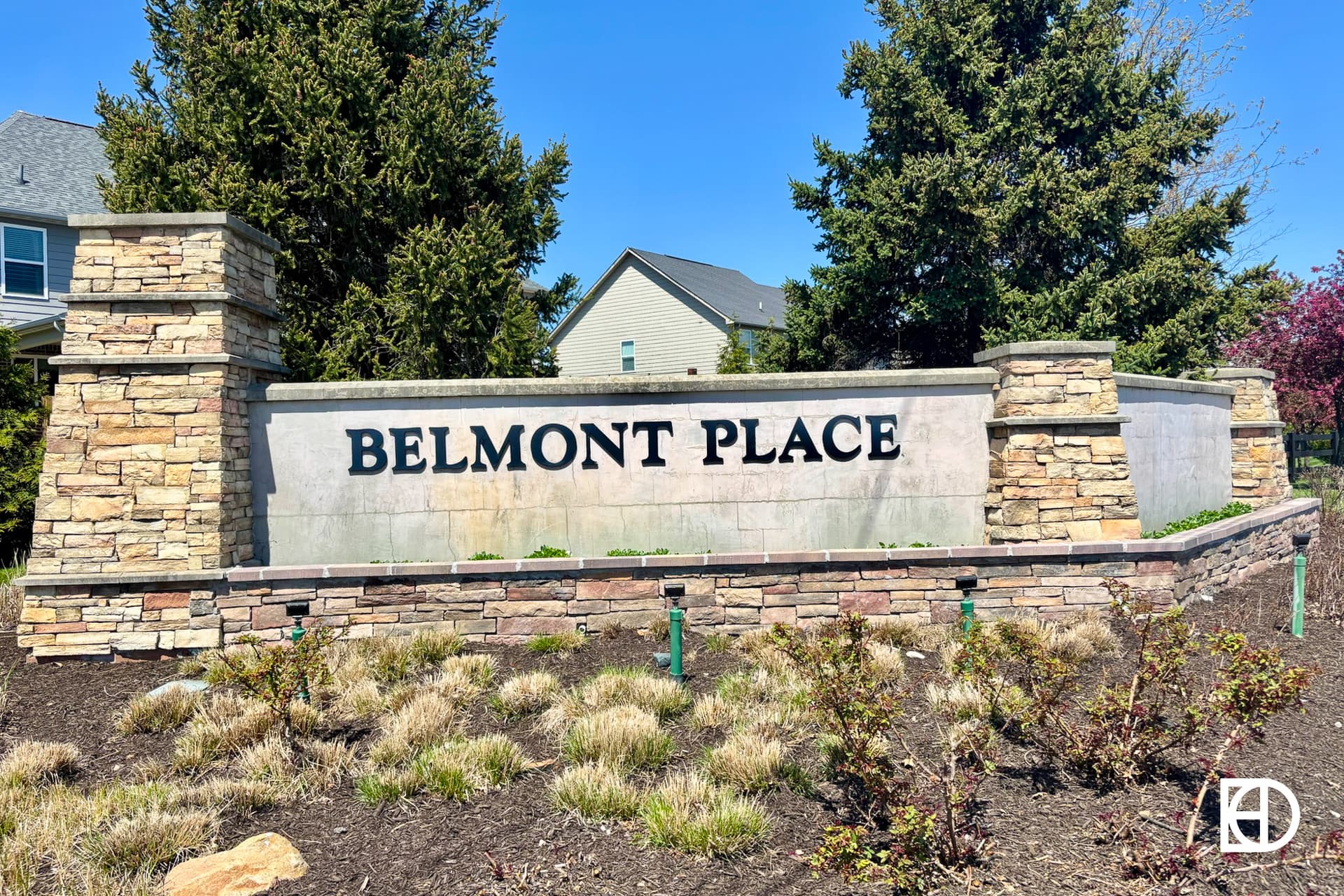 Signage, and landscaping in Belmont Place (Fishers)
