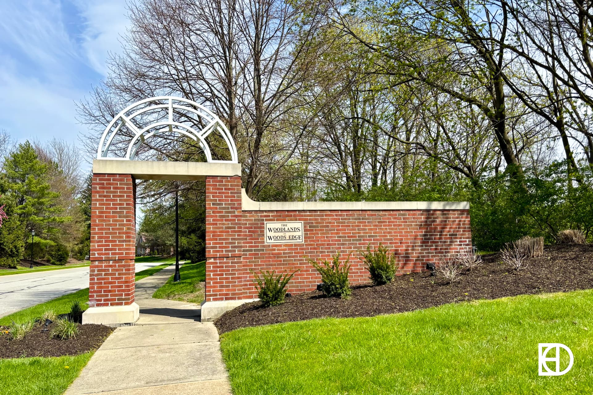 Signage, and landscaping in Woodlands & Woods Edge (Fishers)