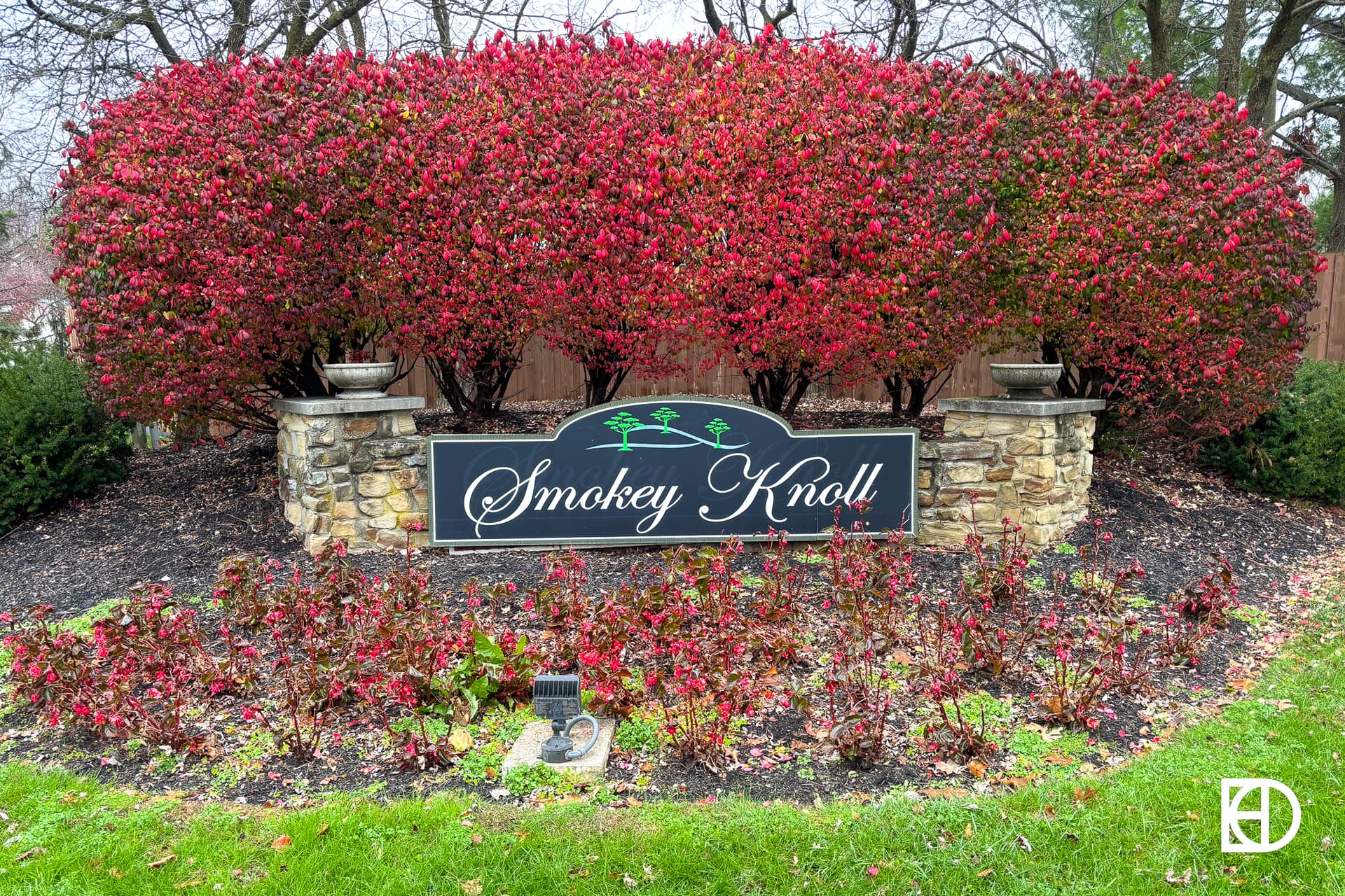Exterior photo of Smokey Knoll, showing signage and landscaping