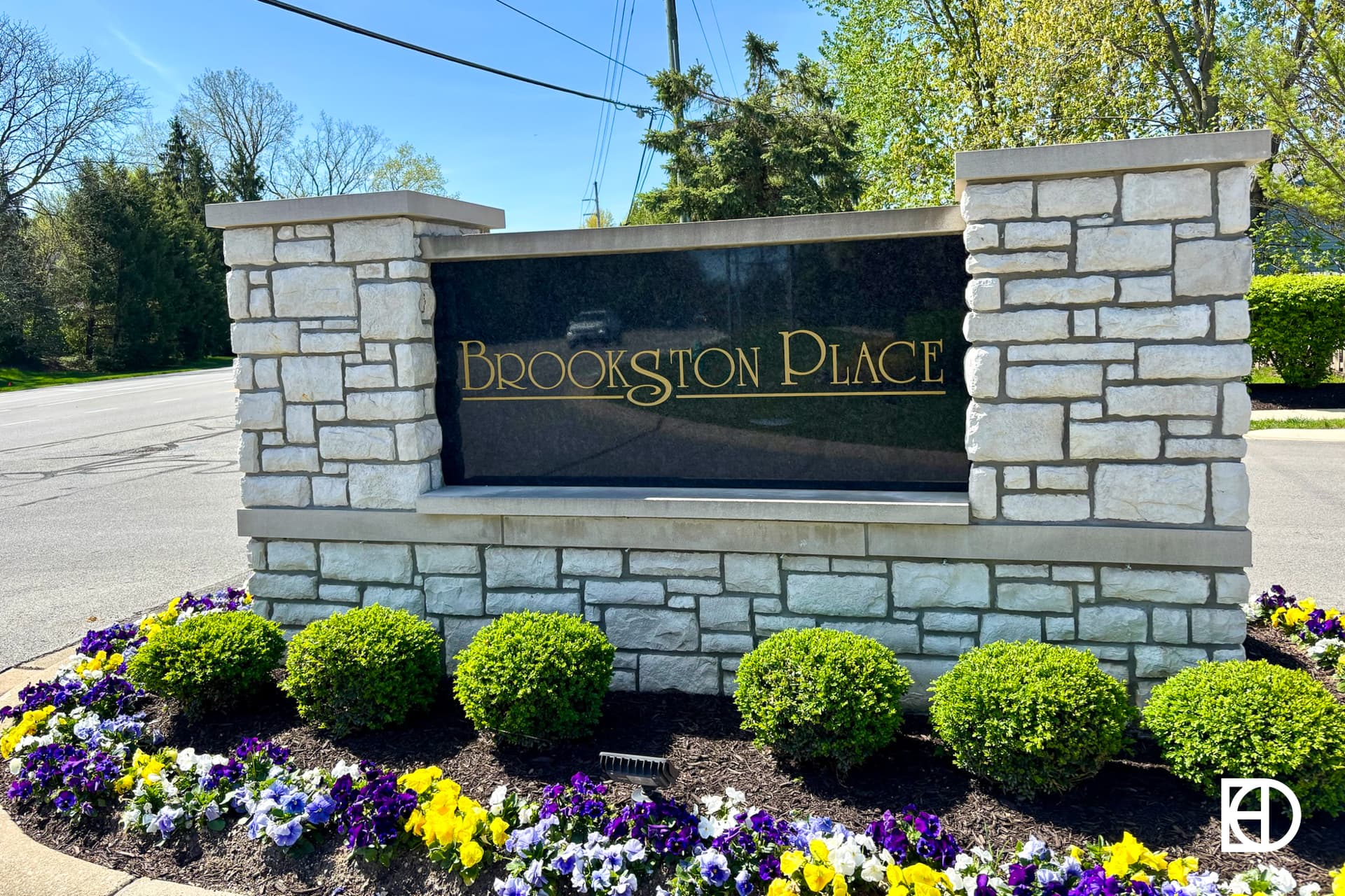 Signage, and landscaping in Brookston Place (Fishers)