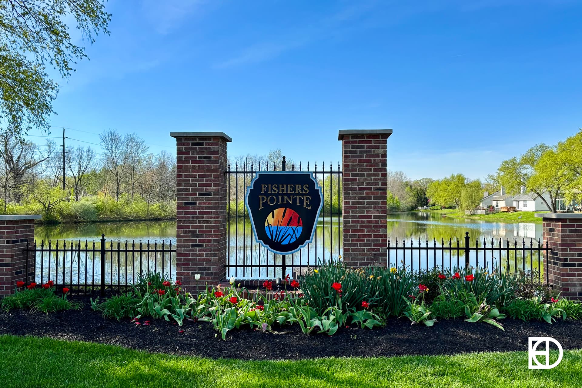 Signage, and landscaping in Fishers Pointe (Fishers)