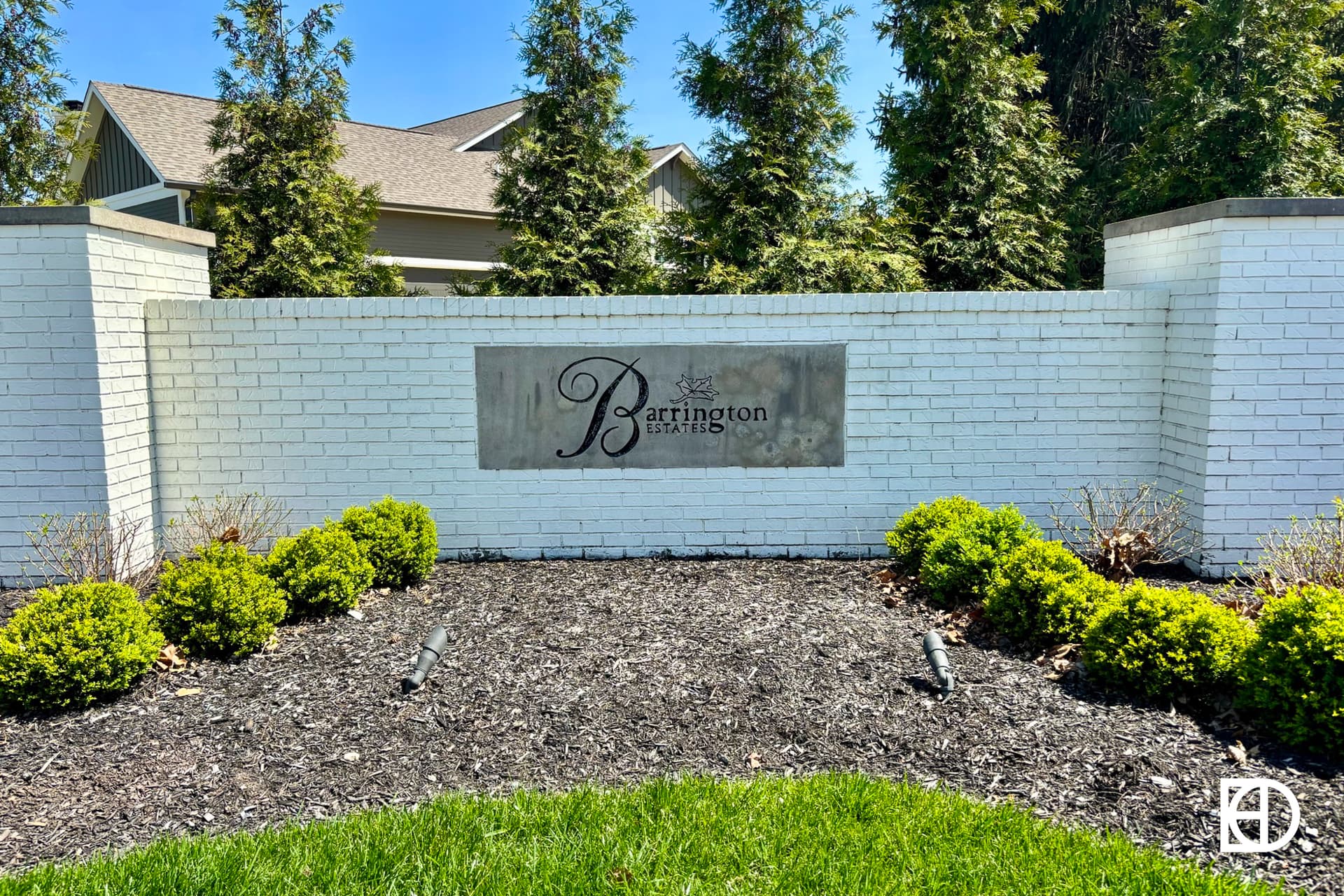 Signage, and landscaping in Barrington Estates (Fishers)