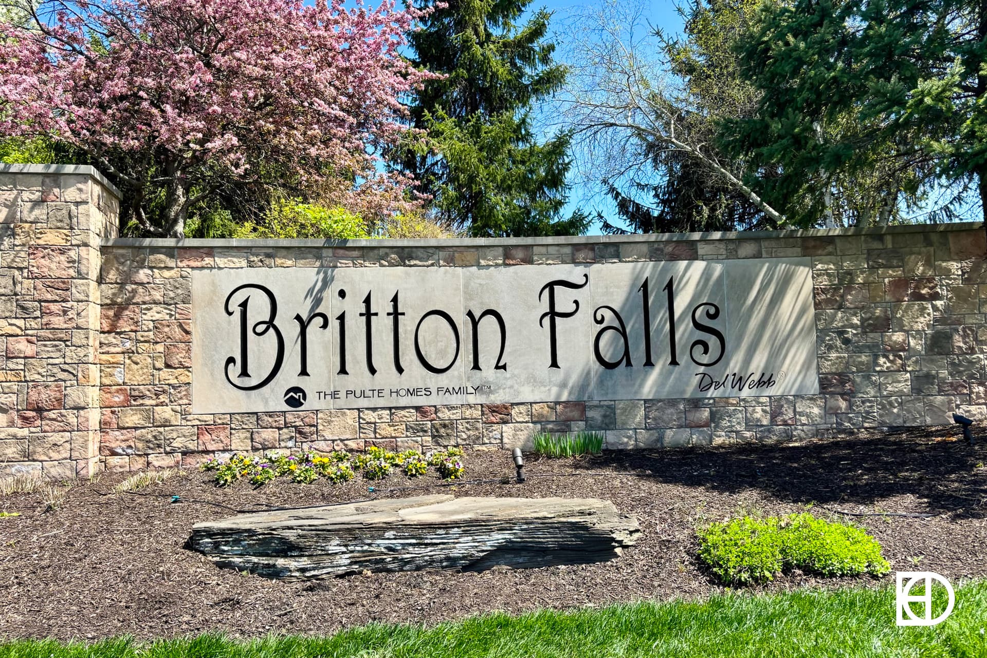 Signage, and landscaping in Britton Falls (Fishers)