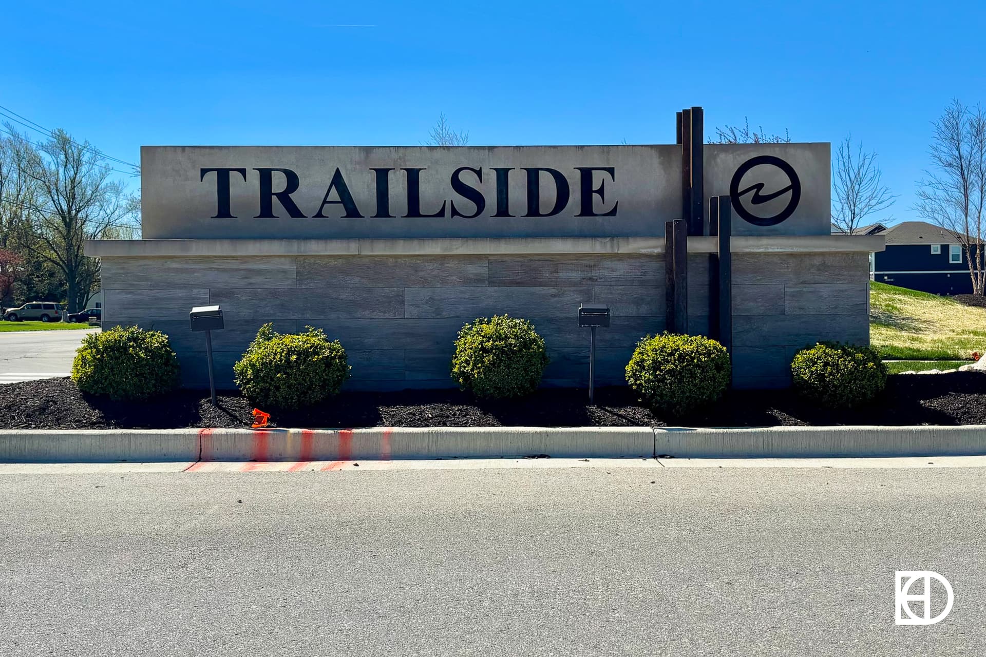 Signage, and landscaping in Trailside (Whitestown)