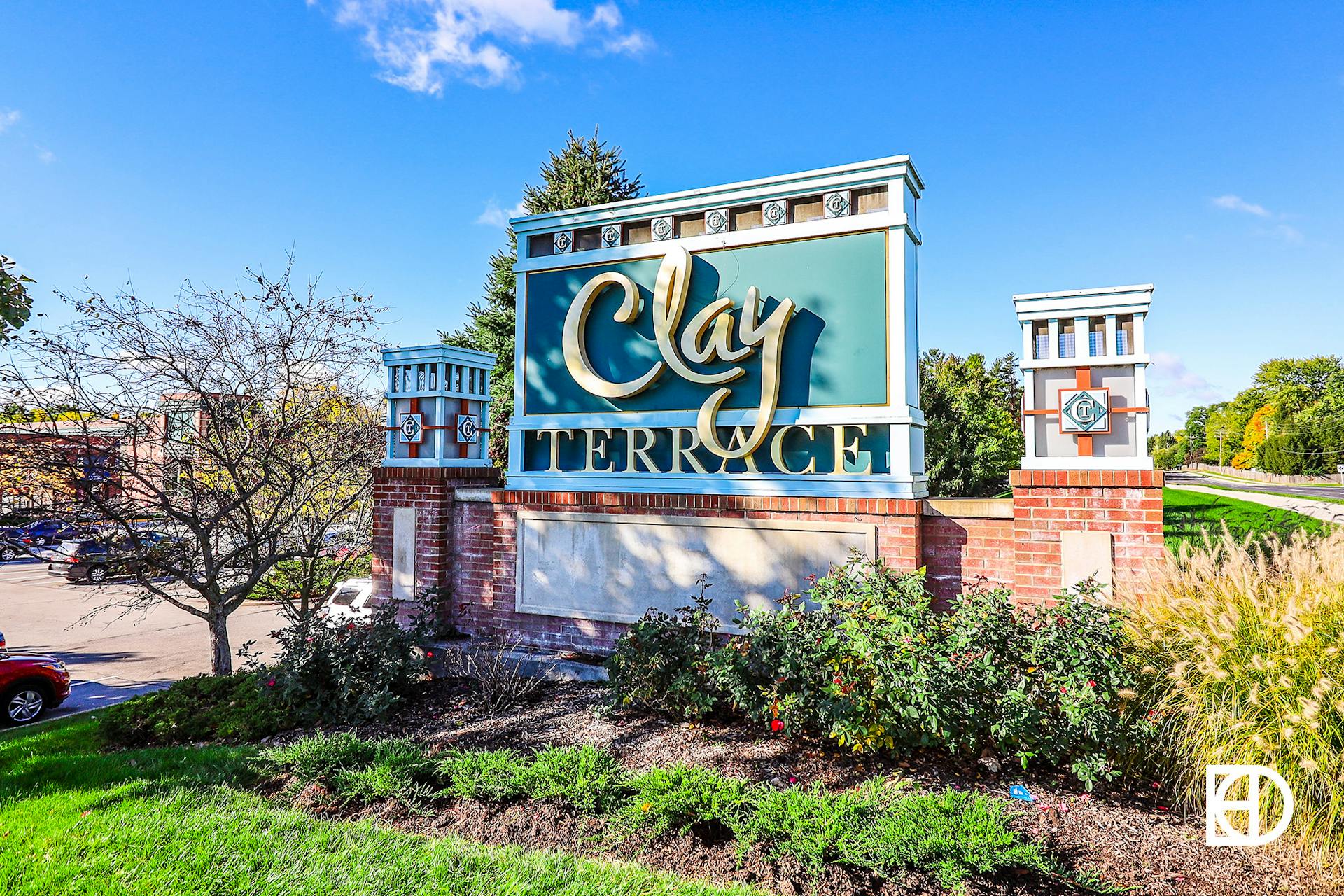 Entrance sign to Clay Terrace Mall