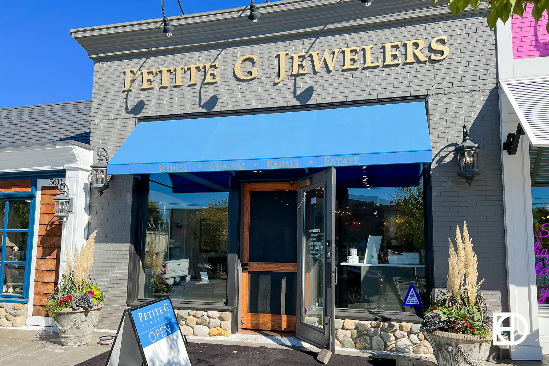 Photo of the exterior of Petite G Jewelers