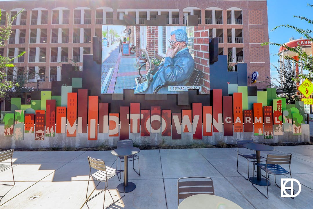 Large video screen and Midtown sign at the Midtown Plaza