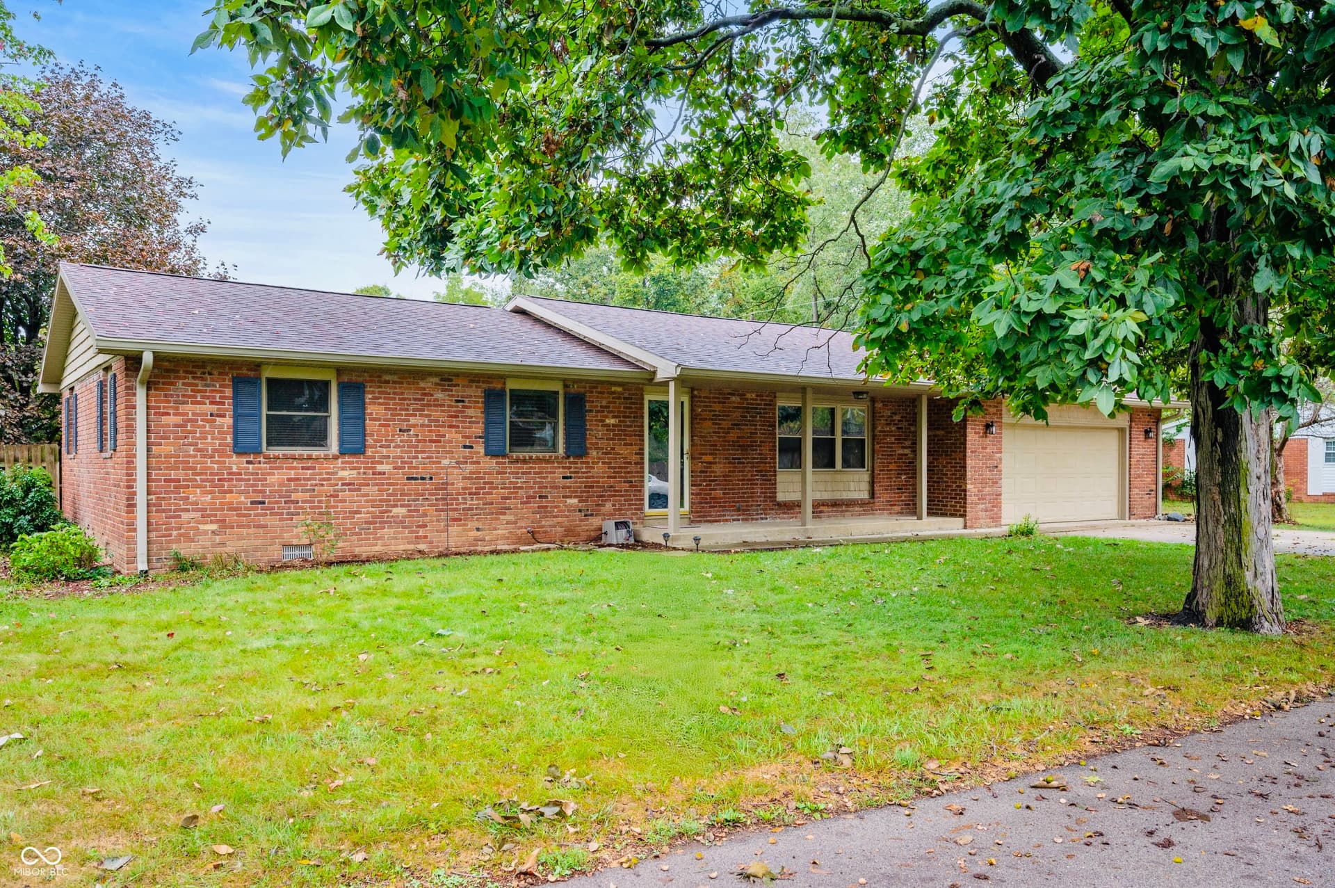 Primary photo of 925 S Westchester Park Drive, Yorktown, IN