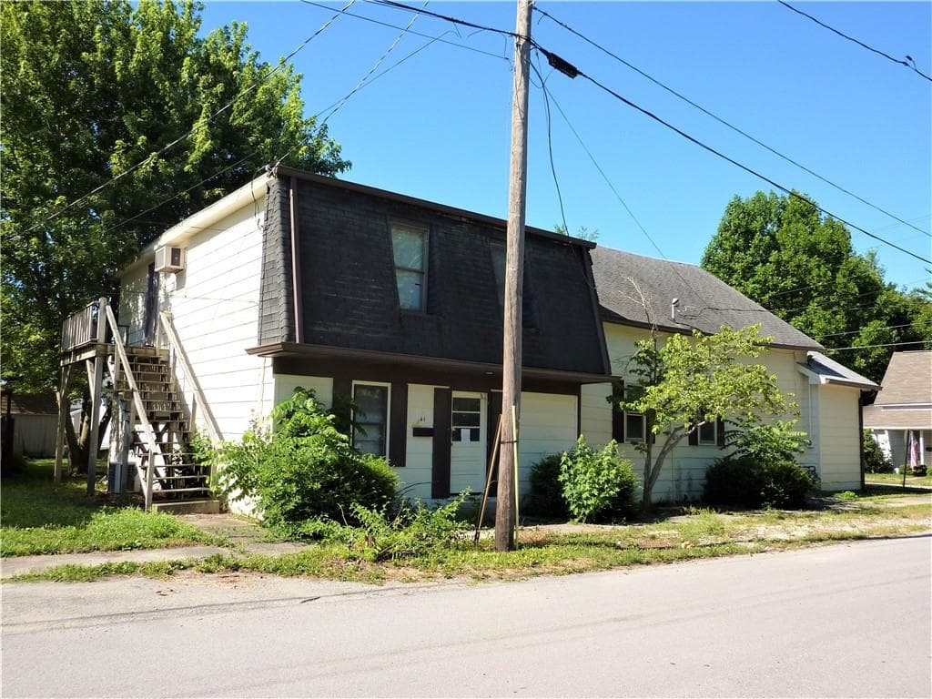 Primary photo of 135 N Harrison Street, Knightstown, IN