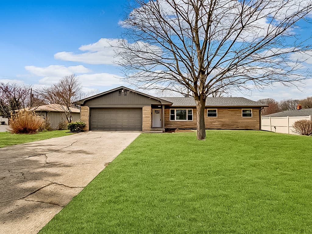 Primary photo of 706 E Fairview Drive, Greenwood, IN