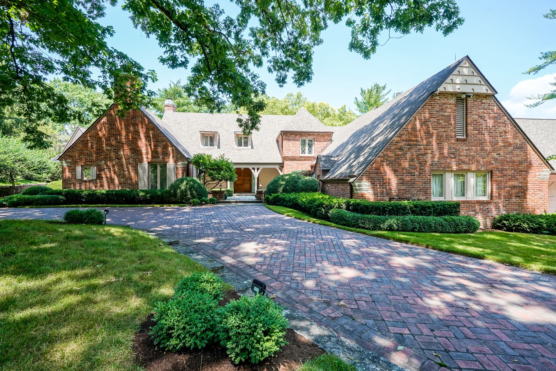 Primary photo of 432 Pine Drive, Indianapolis, IN