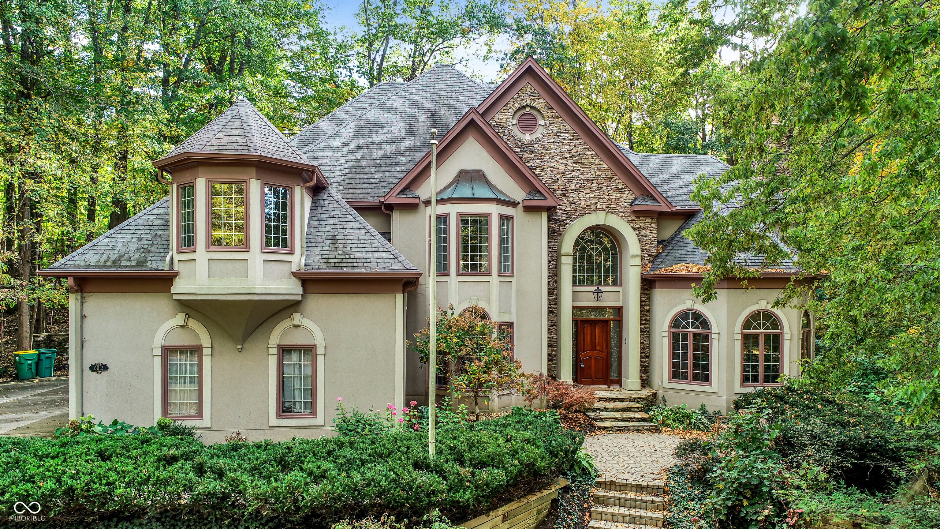 Primary photo of 8019 Traders Hollow Lane, Indianapolis, IN