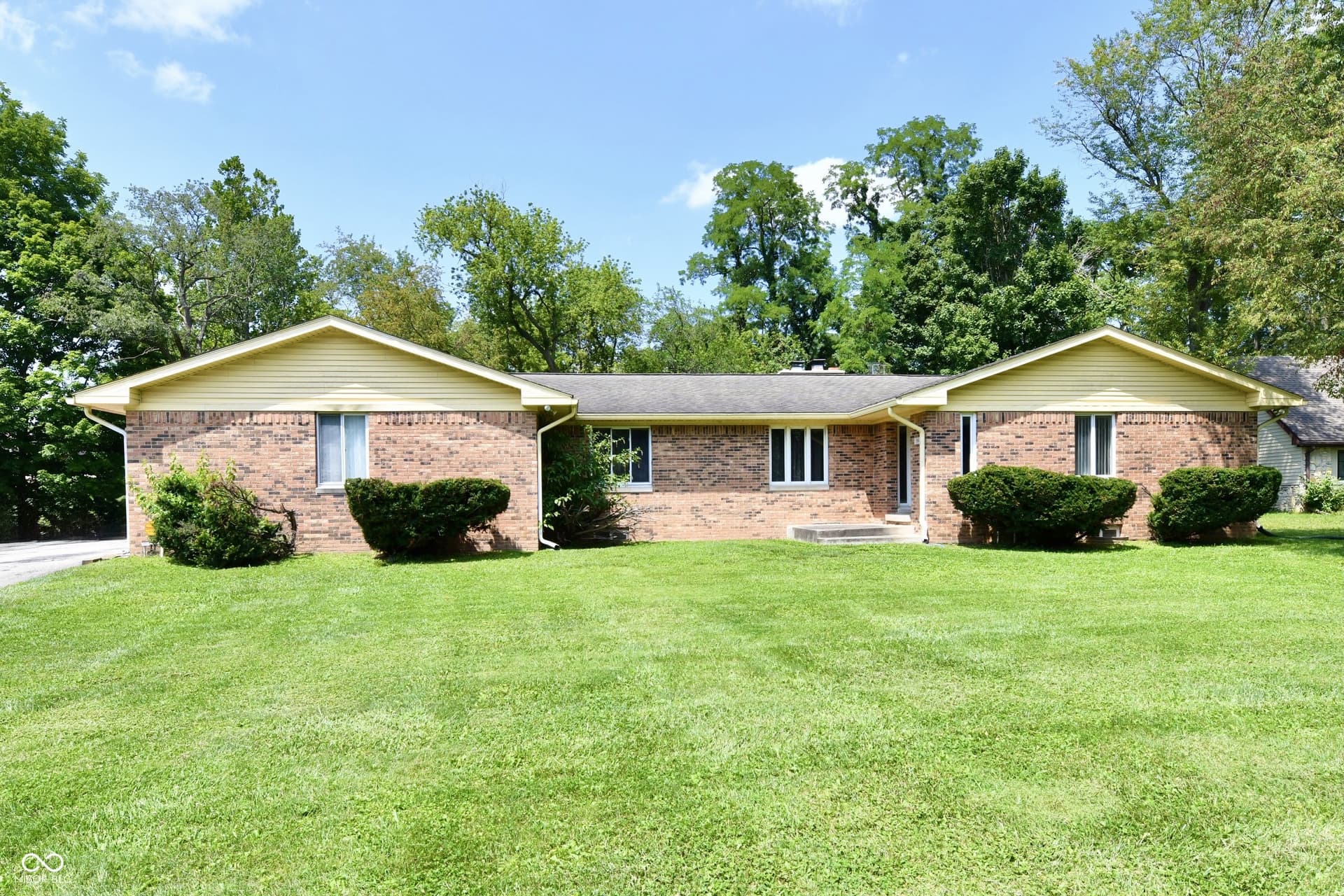 Primary photo of 944 Loughery Lane, Indianapolis, IN