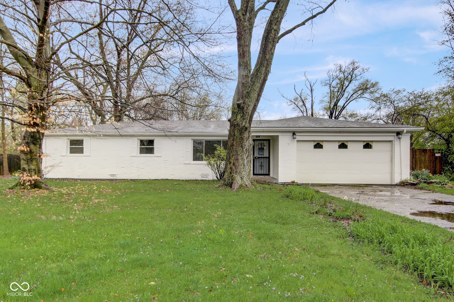 Primary photo of 2609 W 62nd Street, Indianapolis, IN