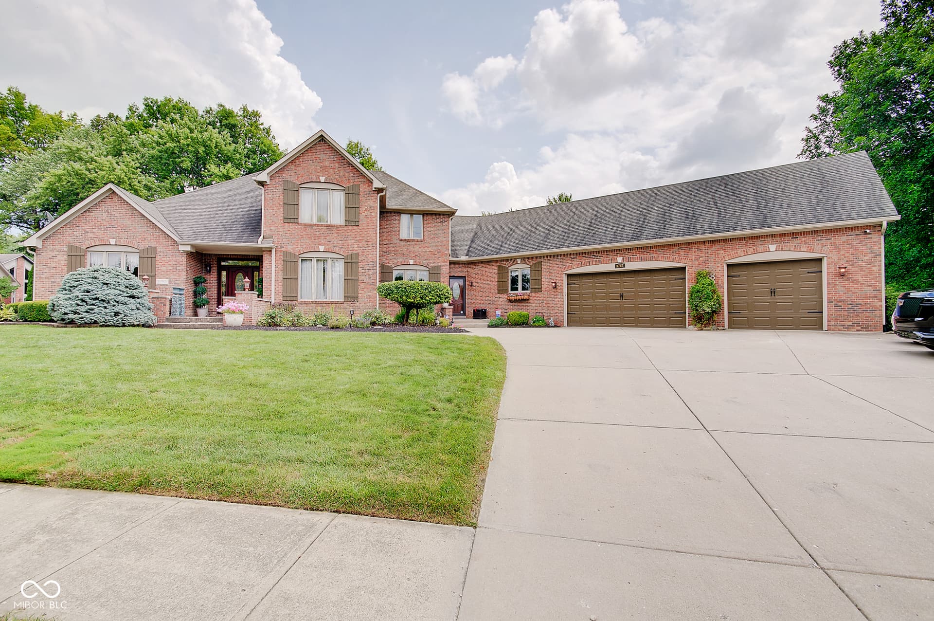 Primary photo of 6767 Forrest Commons Boulevard, Indianapolis, IN