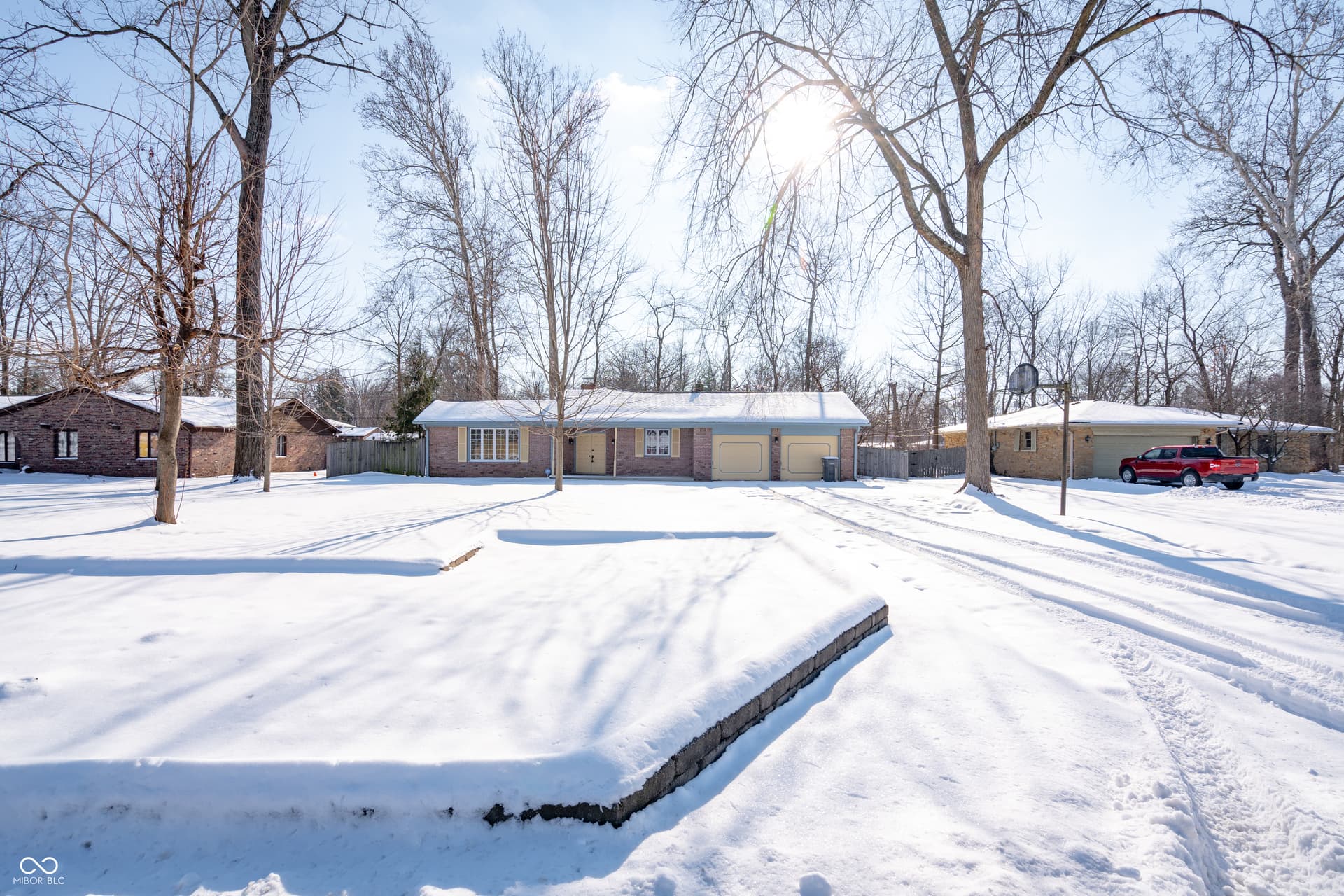 Primary photo of 345 E Hickory Lane, Indianapolis, IN