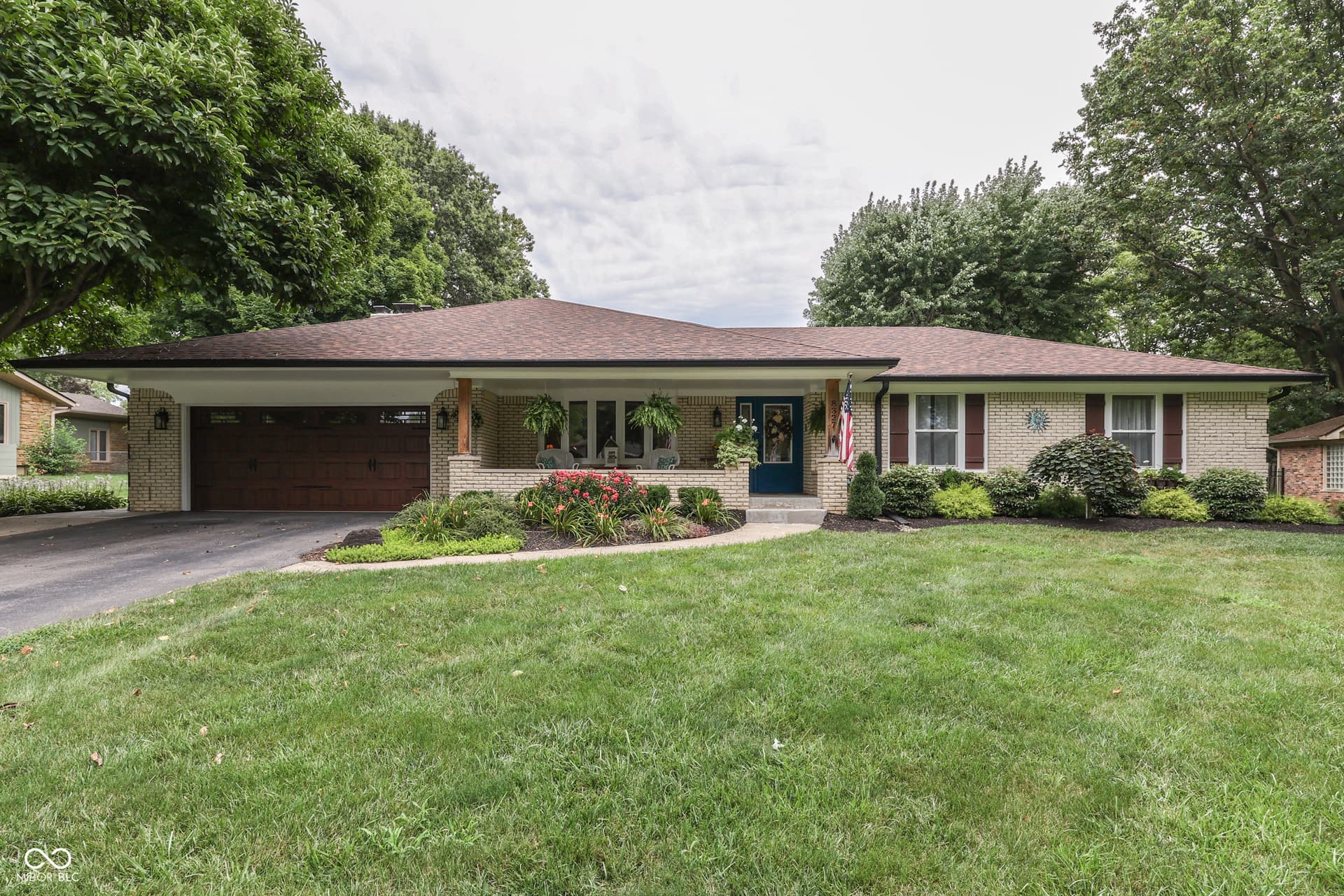 Primary photo of 8327 Hi Vu Drive, Indianapolis, IN