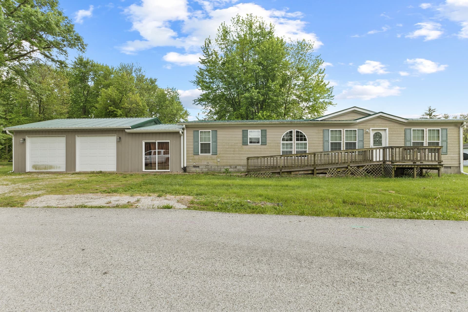 Primary photo of 909 E Lincoln Street, Hymera, IN